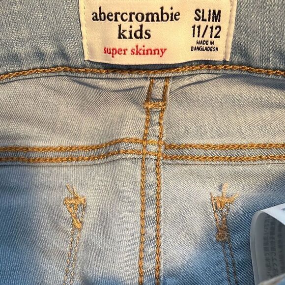 Abercrombie Kids Girl's Blue Light Wash Super Skinny Slim Denim Jeans Size 11/12 - Picture 5 of 7